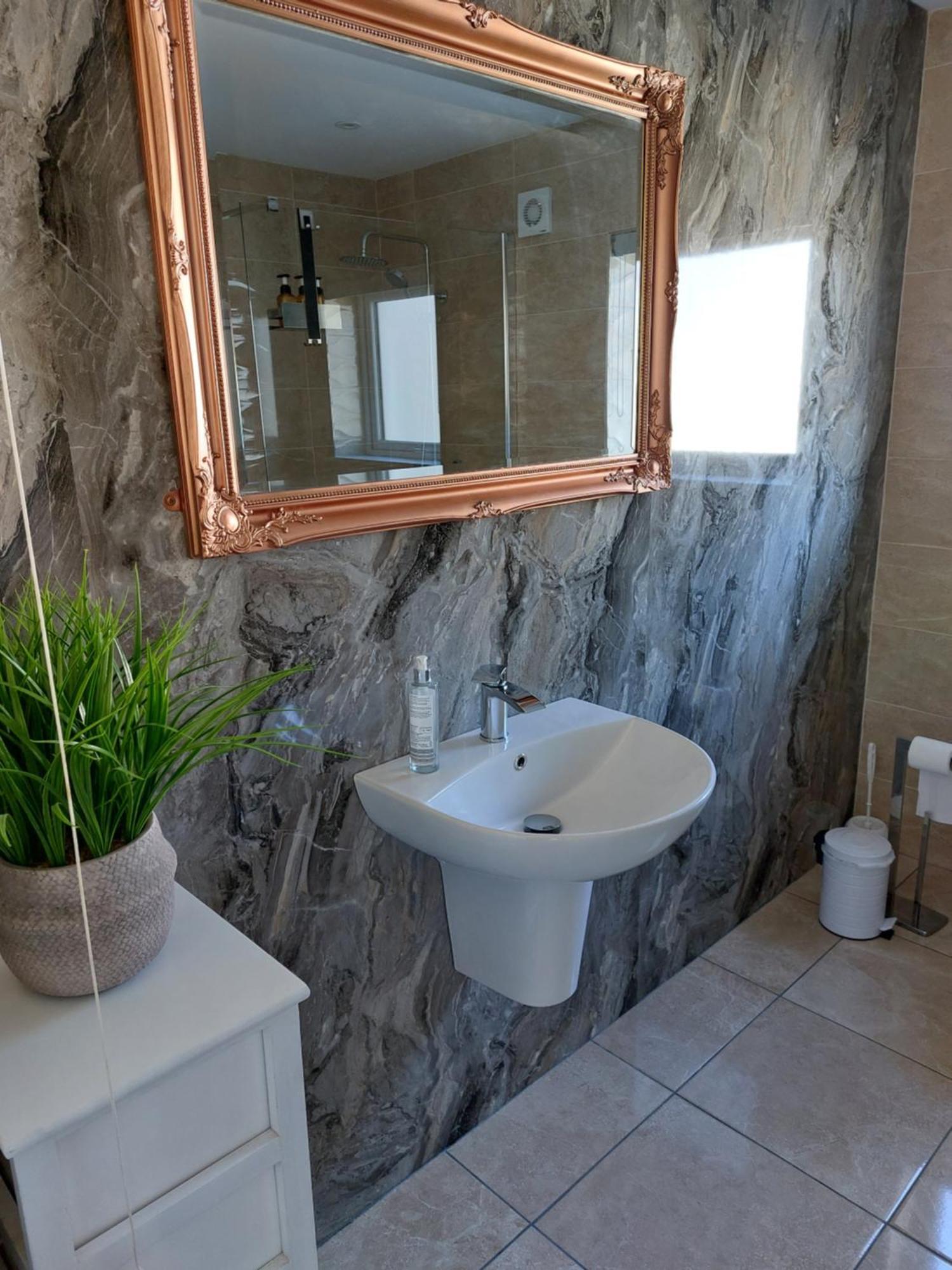 Ocean View Apartment Newry Bagian luar foto